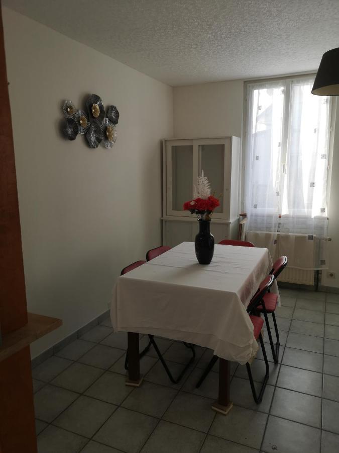 Belle Maison De Vacances Villa Ромили-сюр-Сен Екстериор снимка